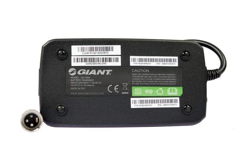 Nabíječka GIANT EnergyPak 4A, 3pin