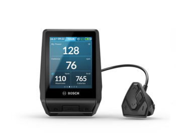 Všestranný a chytrý Bosch Nyon 2021. Multifunkční zařízení, které Vám ukáže rychlost, kilometry, stupeň asistence, navigaci a také je schopné se spárovat s Vaším telefonem skrz Bluetooth.